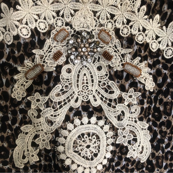 Passion Concept Vintage Style Top in Leopard Print - Picture 7 of 8